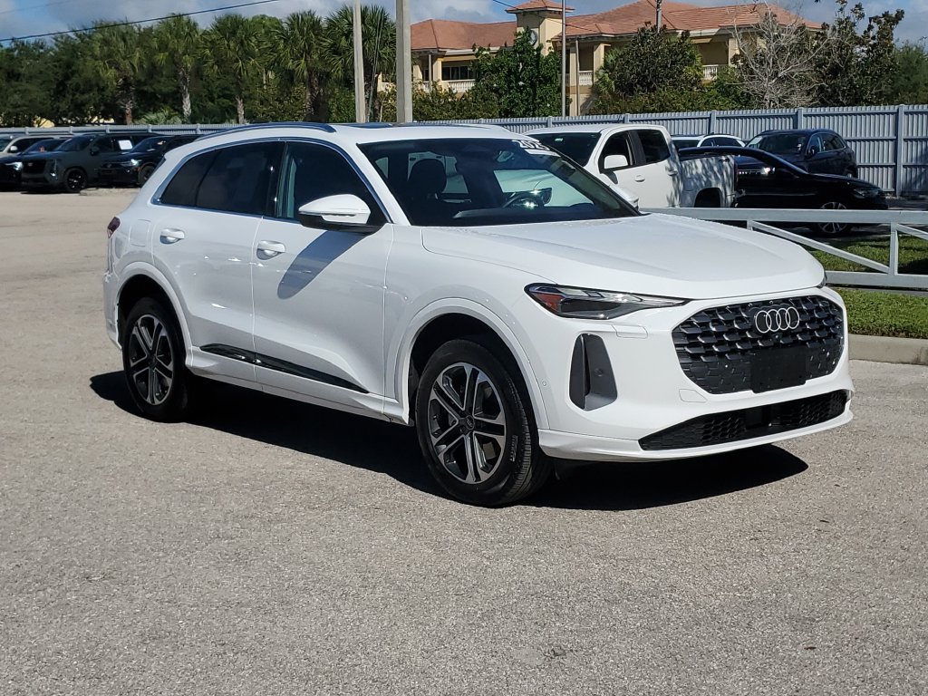 Certified 2025 Audi Q5 Premium w/ Convenience Package AWD/4WD image 2