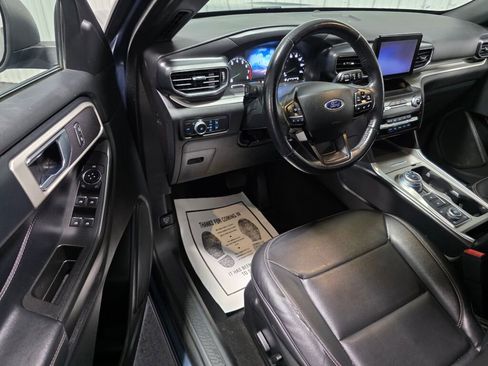 Used 2020 Ford Explorer XLT w/ Equipment Group 202A AWD/4WD image 6