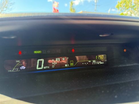 Used 2012 Toyota Prius V Five FWD image 16