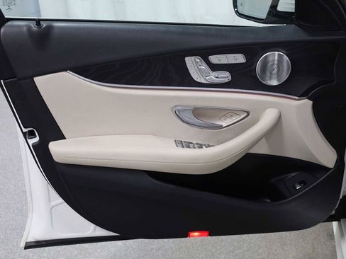 Used 2017 Mercedes-Benz E 300 4MATIC image 16