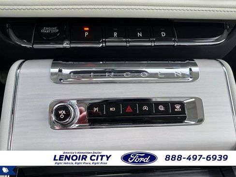 Used 2025 Lincoln Aviator Reserve w/ Equipment Group 201A image 27