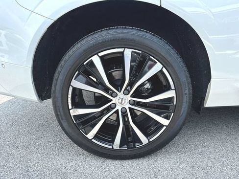 Used 2024 Volvo XC60 B5 Plus w/ Climate Package AWD/4WD image 34