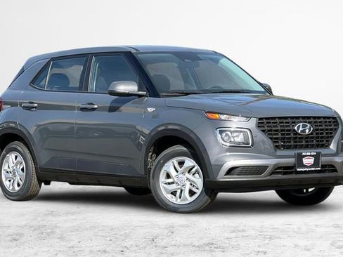 New 2026 Hyundai Venue SE image 2