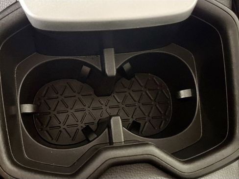 Used 2022 Toyota RAV4 XLE image 15