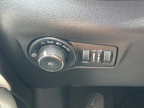 Used 2025 Jeep Compass Limited AWD/4WD image 35