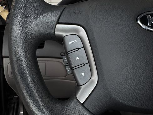 Used 2009 Kia Optima LX FWD image 16