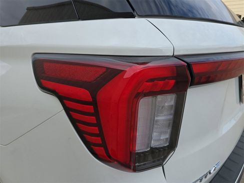 New 2025 Ford Explorer Active w/ Active Comfort Package image 32