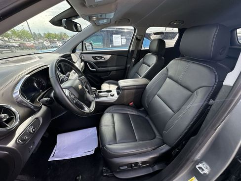 Used 2024 Chevrolet Blazer LT FWD image 3