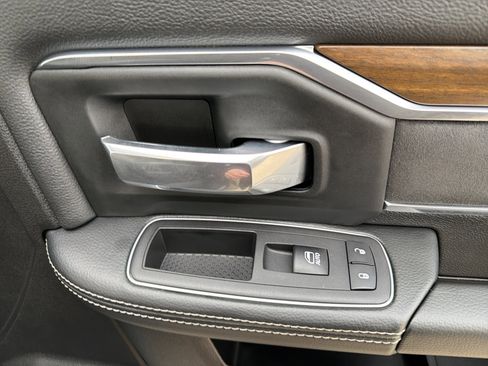 Used 2024 RAM 2500 Laramie w/ Safety Group image 33