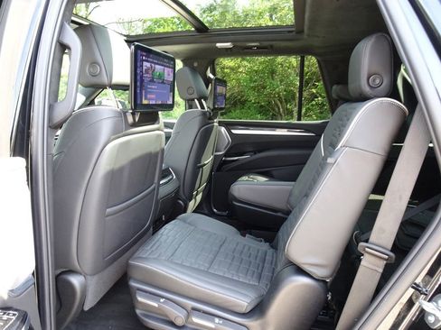 Certified 2025 Cadillac Escalade V AWD/4WD image 15