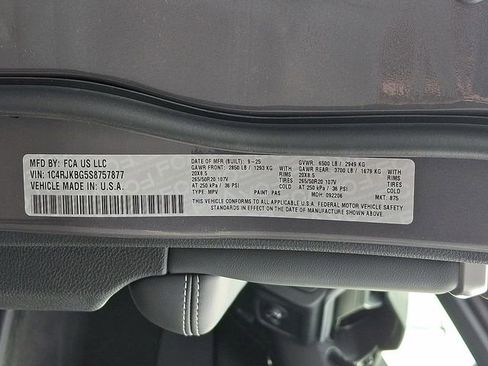 New 2025 Jeep Grand Cherokee L Limited w/ Black Appearance Package image 24