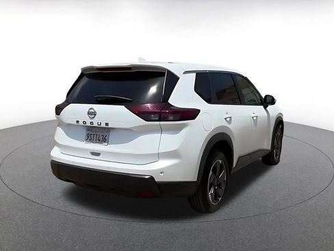 Used 2025 Nissan Rogue SV FWD image 14
