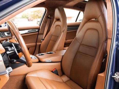 Certified 2022 Porsche Panamera Turbo S AWD/4WD image 4