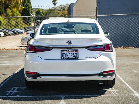 Used 2022 Lexus ES 300h w/ Premium Package FWD image 5