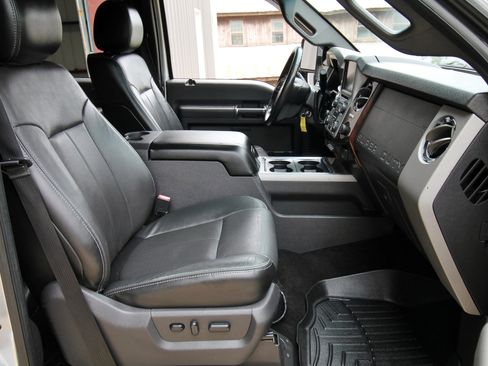 Used 2016 Ford F250 Lariat AWD/4WD image 40