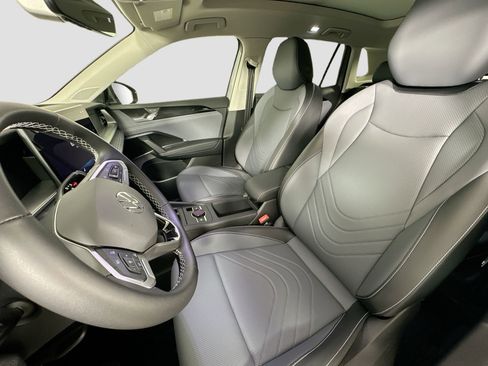 New 2026 Volkswagen Tiguan SE image 19