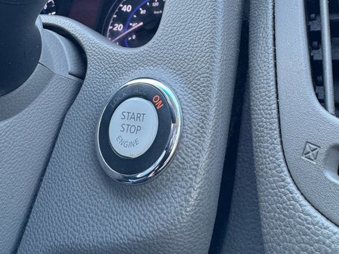 Used 2013 INFINITI G37 x w/ Premium Pkg image 10