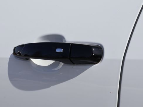 Used 2023 Chevrolet Blazer LT image 19