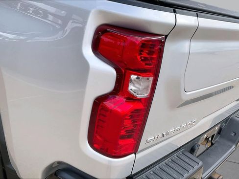 Used 2022 Chevrolet Silverado 2500 Custom w/ Custom Value Package AWD/4WD image 28