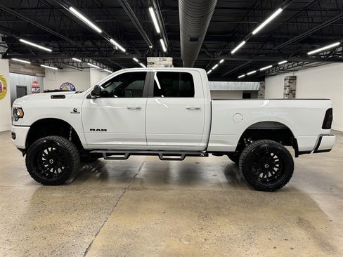Used 2022 RAM 2500 Big Horn w/ Night Edition AWD/4WD image 4