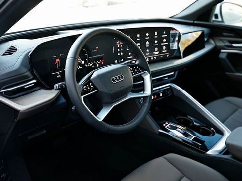 New 2025 Audi Q5 2.0T Premium Plus image 18