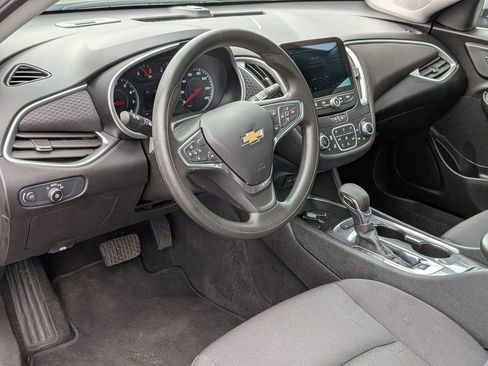 Used 2025 Chevrolet Malibu LT FWD image 32