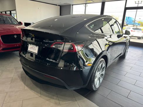 Used 2024 Tesla Model Y Long Range AWD/4WD image 5