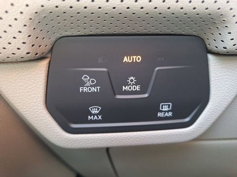 New 2026 Volkswagen Atlas SE image 12