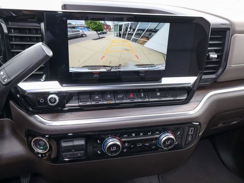 Used 2025 GMC Sierra 1500 SLT AWD/4WD image 19