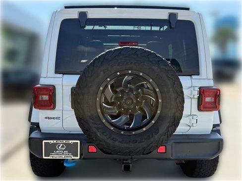 Used 2023 Jeep Wrangler Unlimited Rubicon 4xe w/ Cold Weather Group AWD/4WD image 8