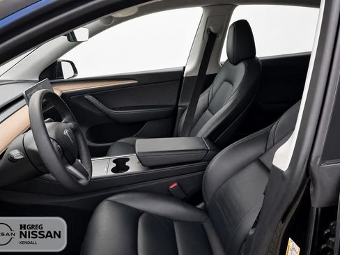 Used 2024 Tesla Model Y 2WD image 7