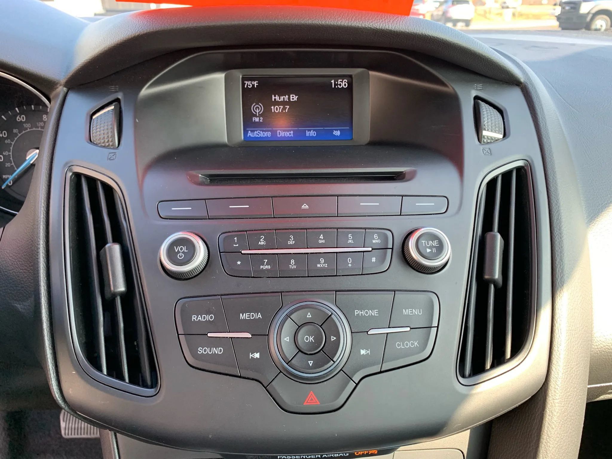 Used 2016 Ford Focus SE FWD image 16