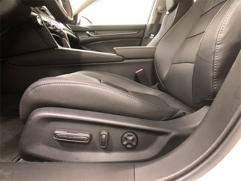 Used 2020 Honda Accord Touring image 16