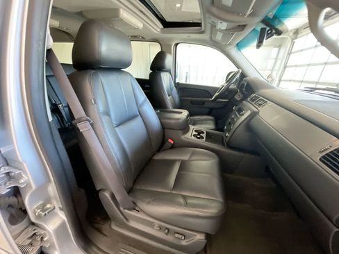 Used 2014 Chevrolet Suburban LT w/ Suspension Package, Off-Road AWD/4WD image 25