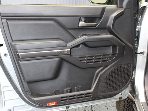 Used 2025 Toyota Tacoma TRD Off-Road AWD/4WD image 45