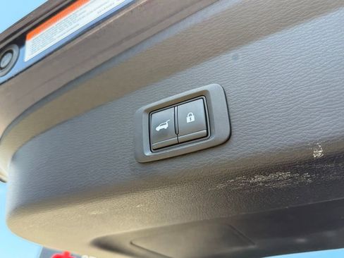 Used 2025 Mitsubishi Outlander SE AWD/4WD image 9