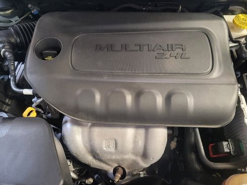 Used 2020 Jeep Cherokee Latitude AWD/4WD image 30