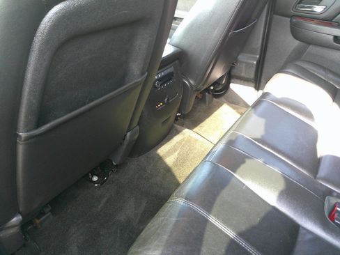 Used 2013 Chevrolet Suburban LT image 13