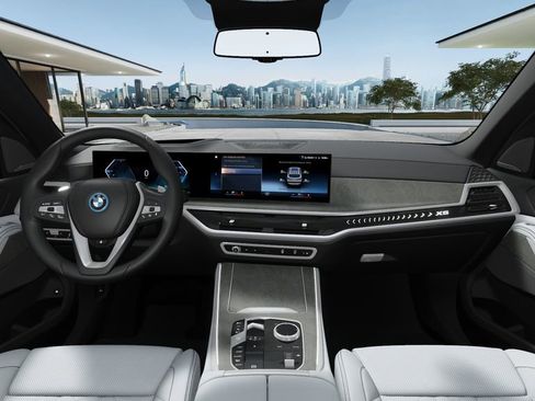 Used 2025 BMW X5 xDrive50e w/ Premium Package image 37