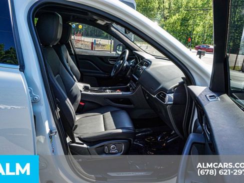 Used 2020 Jaguar F-PACE Premium image 24