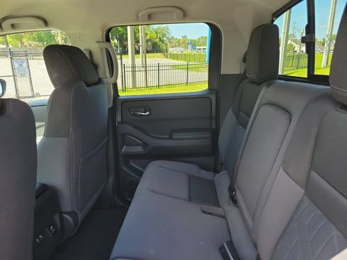Used 2025 Nissan Frontier SV w/ SV Convenience Package RWD image 22