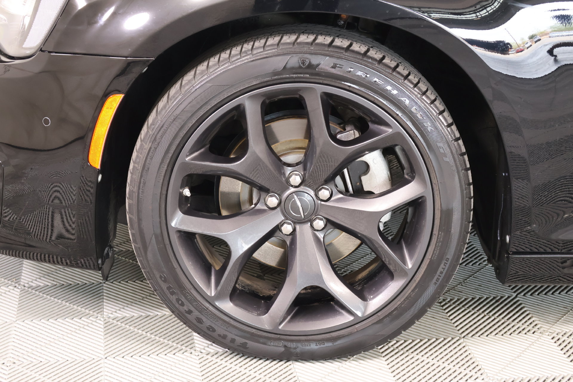 Used 2023 Chrysler 300 S w/ Comfort Group RWD image 19