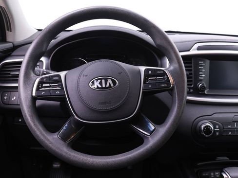 Used 2019 Kia Sorento LX image 14
