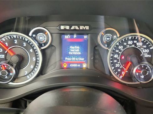 Used 2023 RAM 1500 Big Horn AWD/4WD image 25