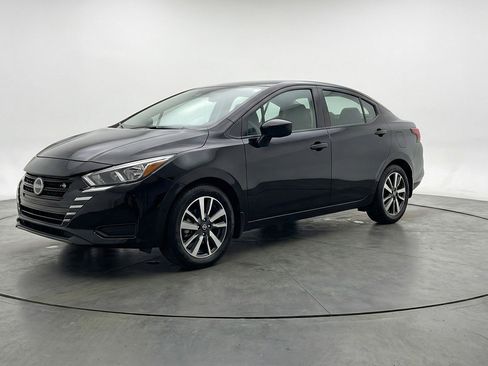 Used 2025 Nissan Versa SV FWD image 3