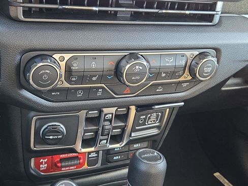 New 2026 Jeep Gladiator Sport AWD/4WD image 35