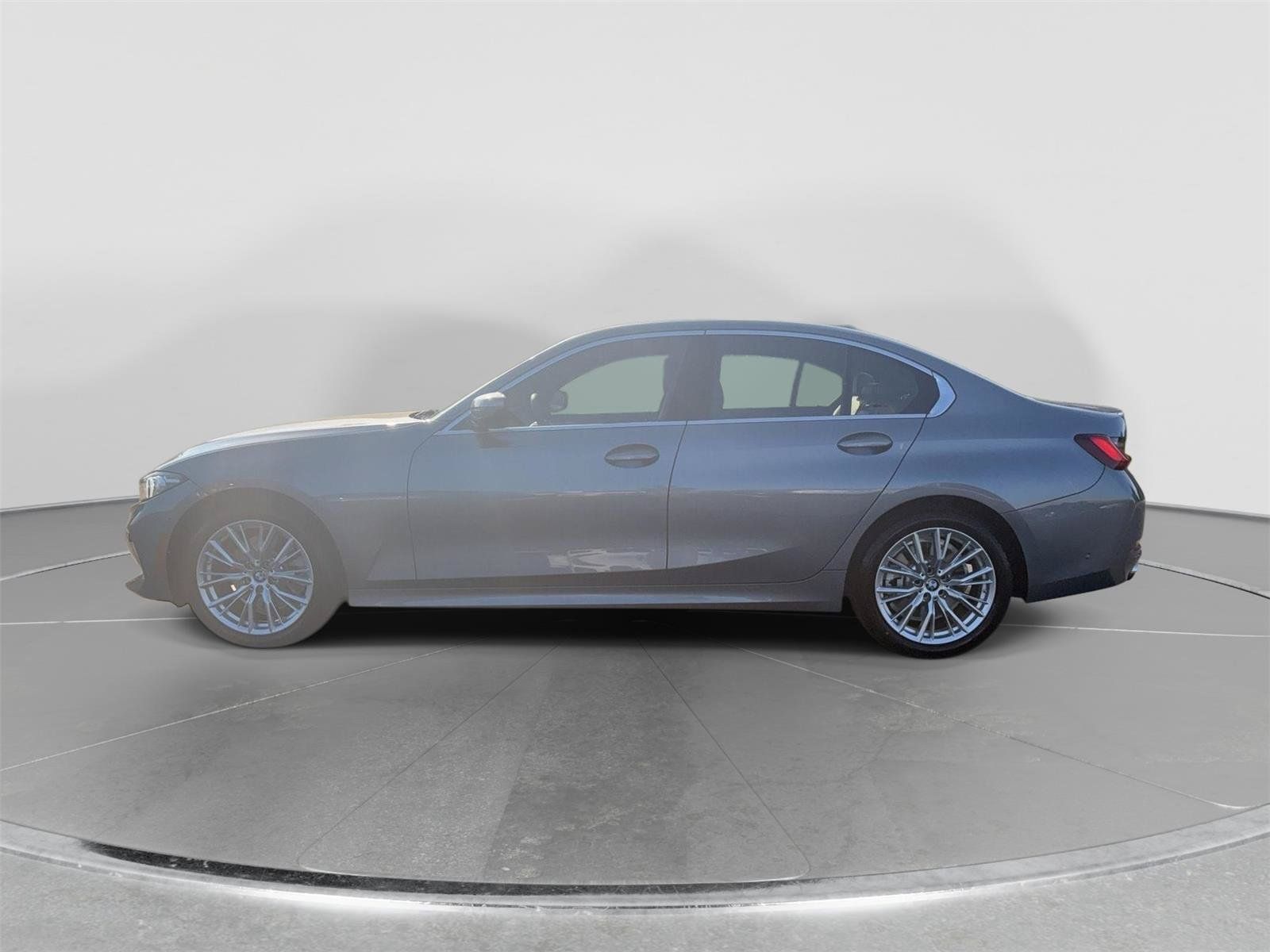 Used 2024 BMW 330i xDrive Sedan w/ Premium Package AWD/4WD image 2