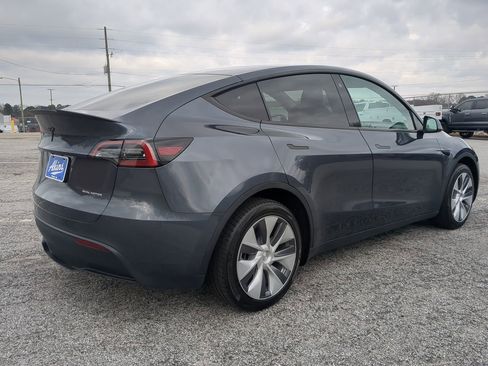 Used 2023 Tesla Model Y Long Range image 4