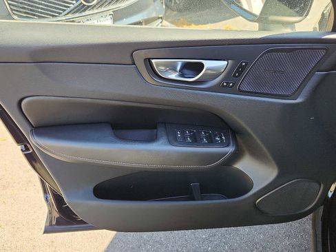 Certified 2023 Volvo XC60 B6 Ultimate w/ Protection Package Premier image 12