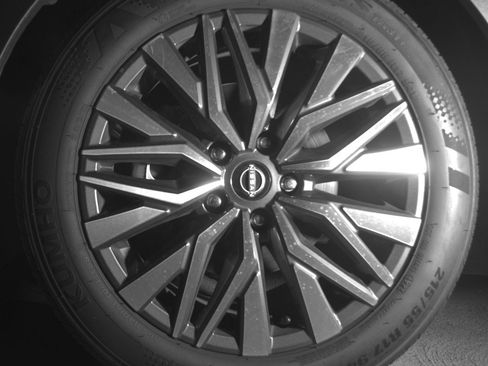 Used 2025 Nissan Altima 2.5 SV image 12